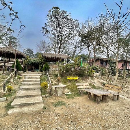 Bamby Chilling House - Feel The Nature Sauraha Buitenkant foto
