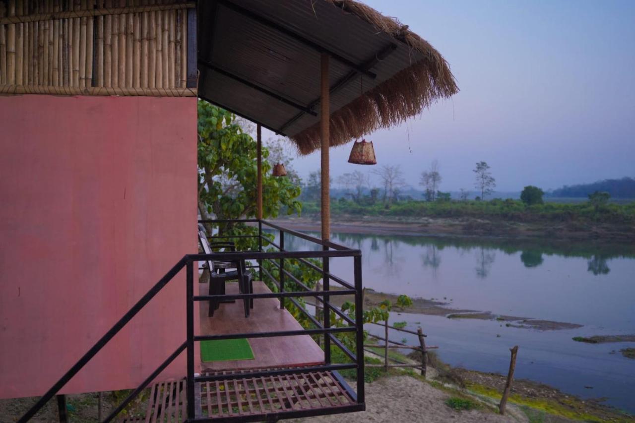 Bamby Chilling House - Feel The Nature Sauraha Buitenkant foto