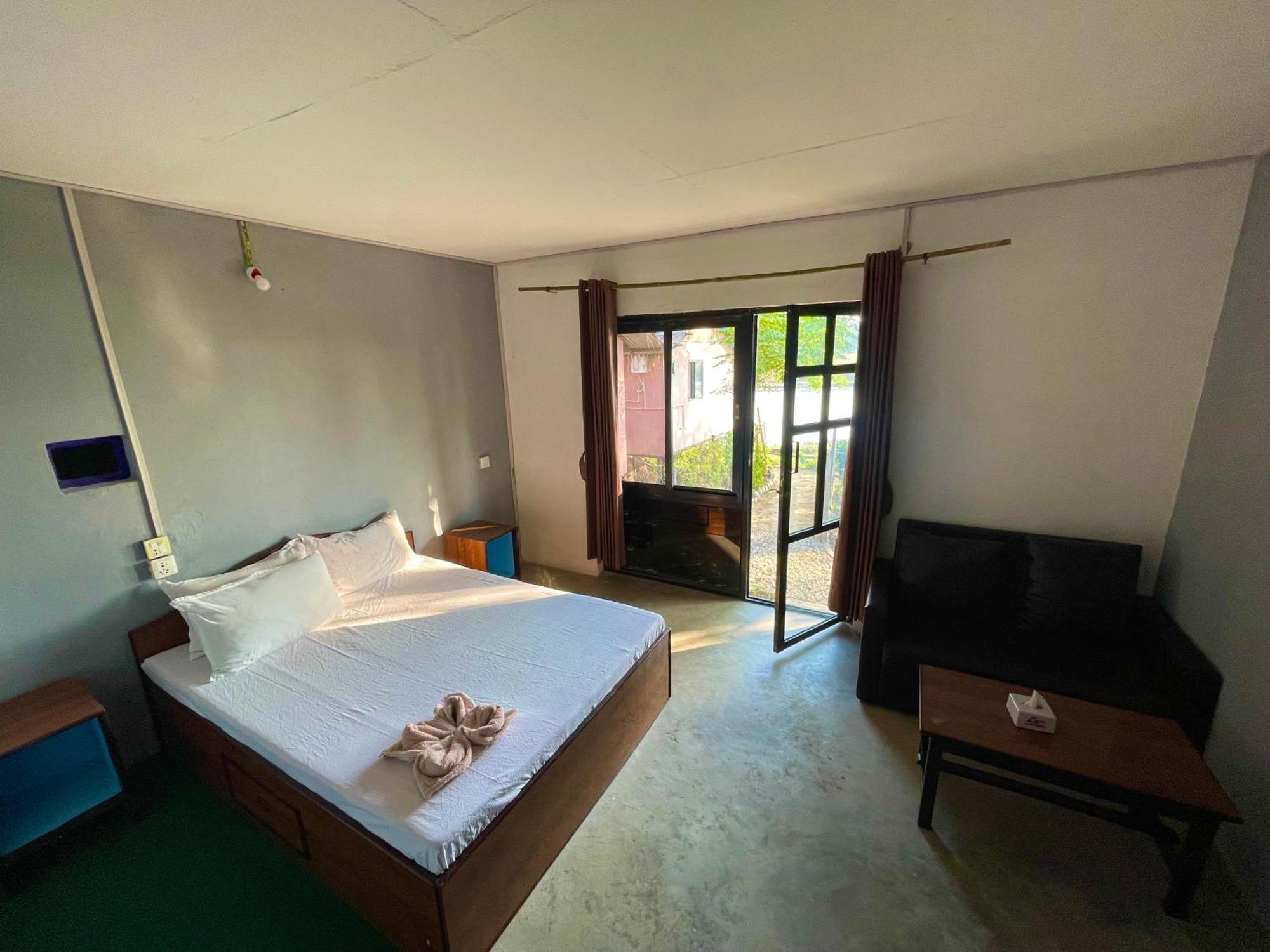 Bamby Chilling House - Feel The Nature Sauraha Buitenkant foto
