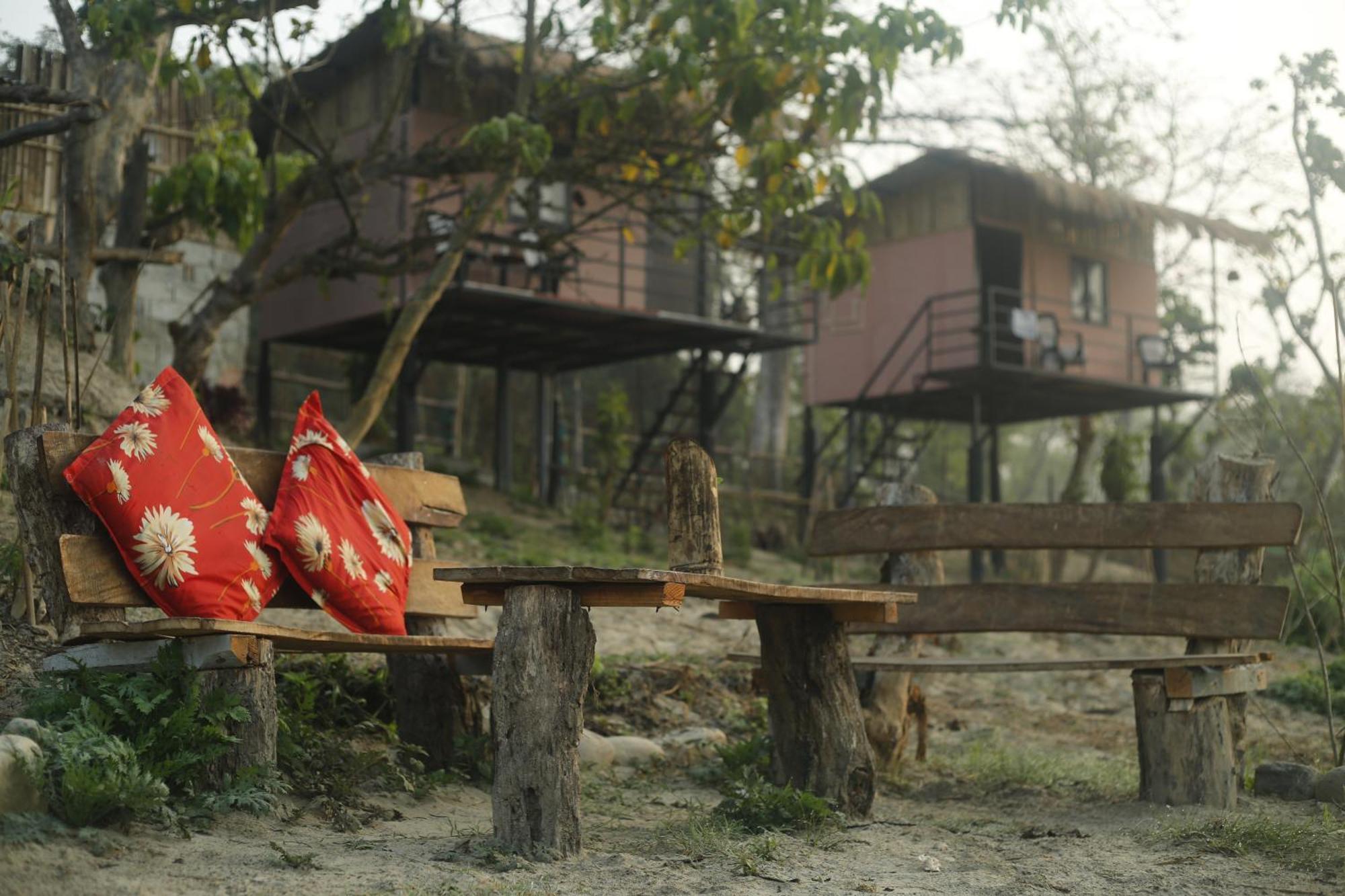 Bamby Chilling House - Feel The Nature Sauraha Buitenkant foto