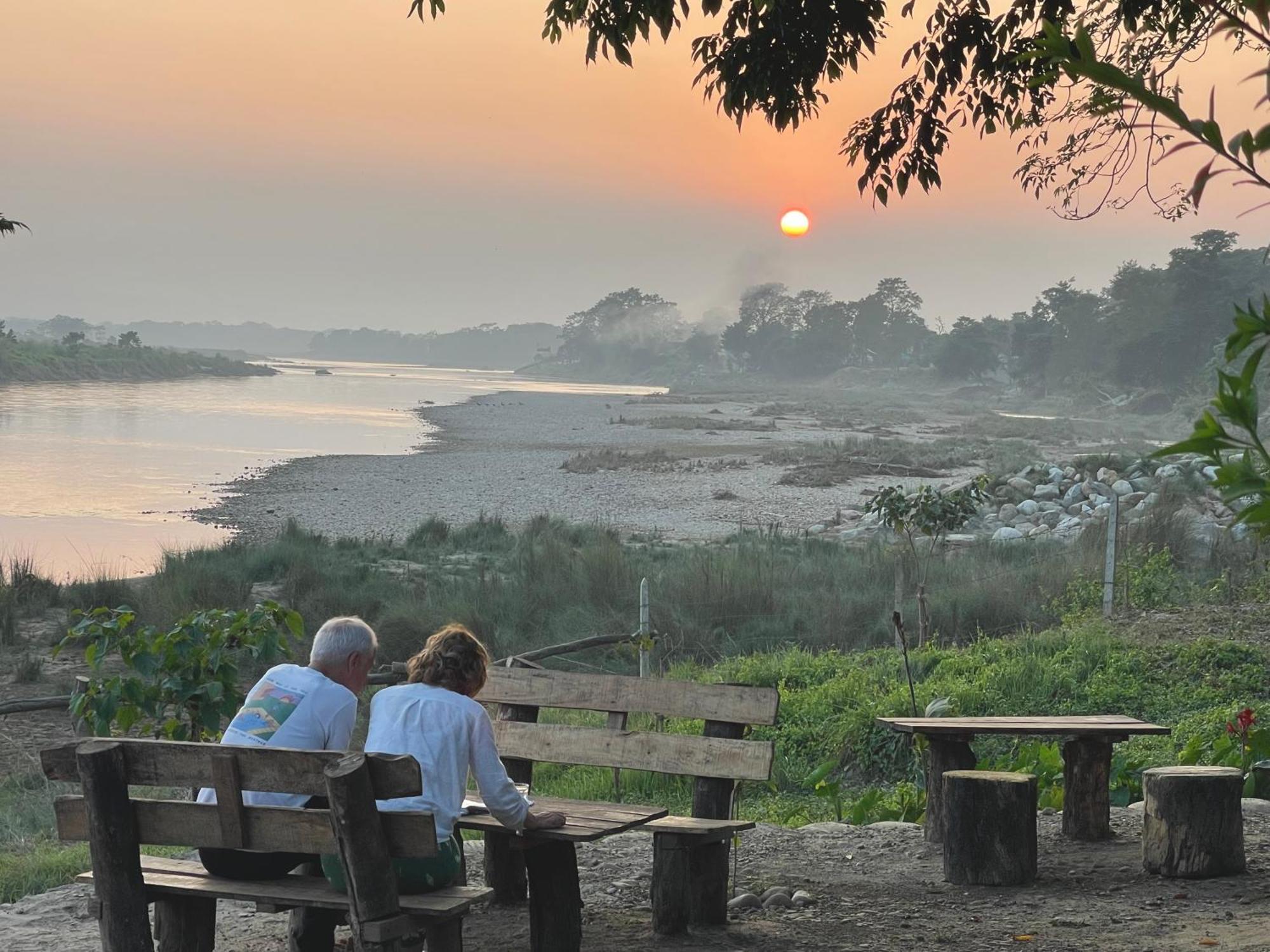 Bamby Chilling House - Feel The Nature Sauraha Buitenkant foto