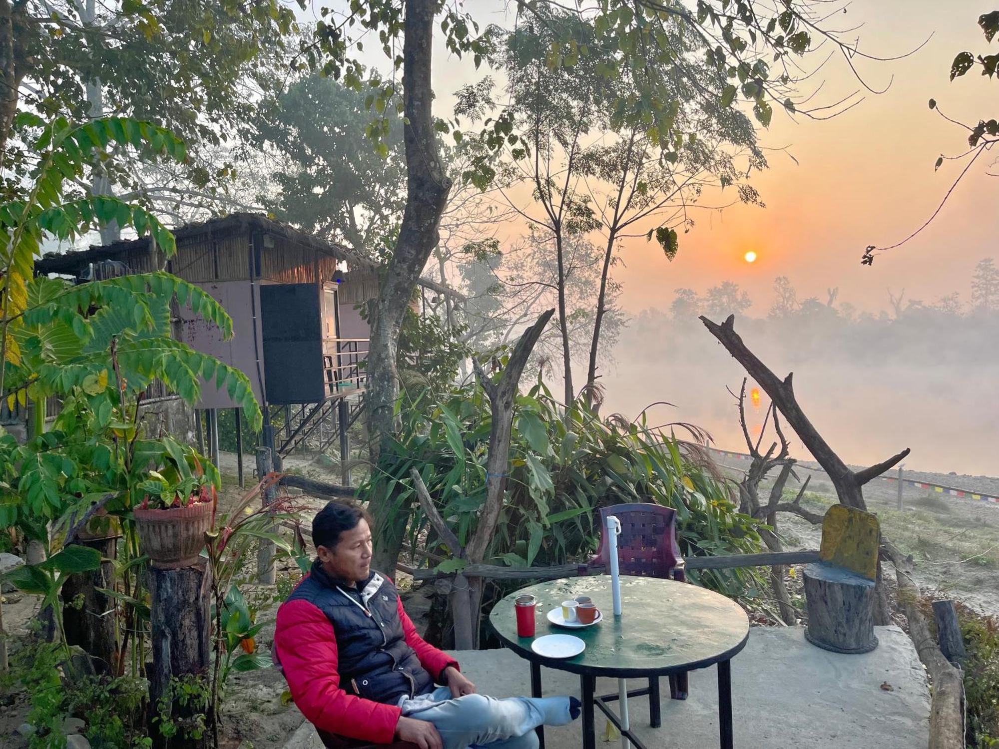 Bamby Chilling House - Feel The Nature Sauraha Buitenkant foto